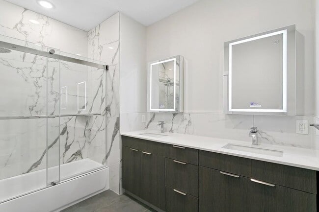 Building Photo - 582 66th St