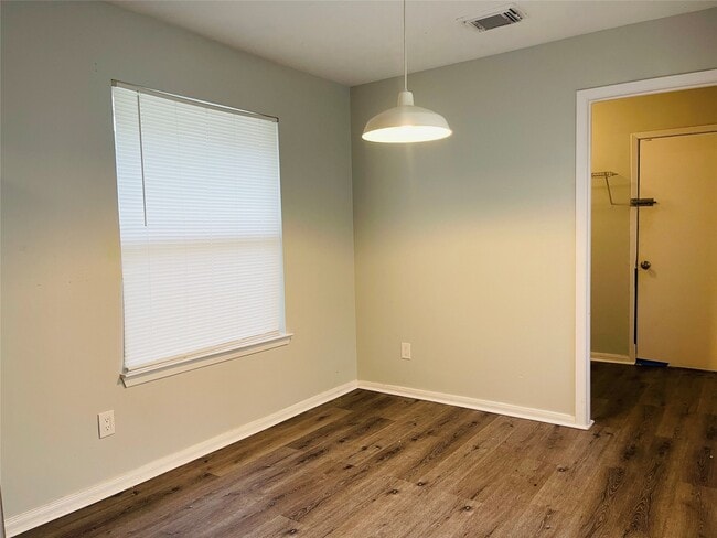 Building Photo - 6404 Mountain Pines Ln