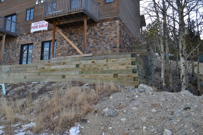 Building Photo - Oak Street Duplex