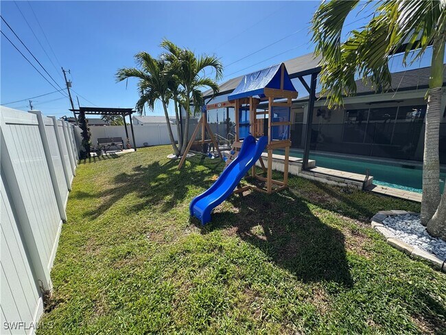 Building Photo - 315 Tropicana Parkway W