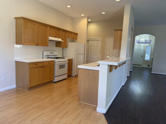Building Photo - South Reno Home with 4 Bedrooms + 3 Car Garage!