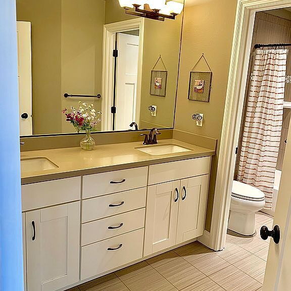 Building Photo - "Discover Your Dream Home: Spacious 4-Bedroom Sanctuary with 3 Full Baths in Beautiful Anchorage!"