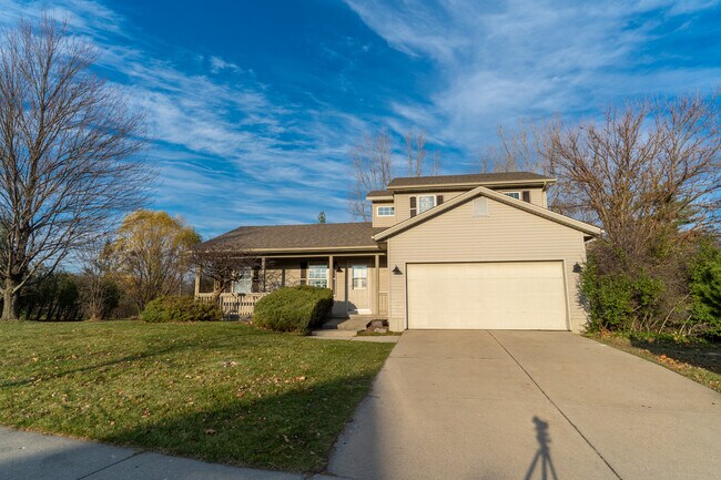 Primary Photo - 2521 Woodmeadow Dr SE
