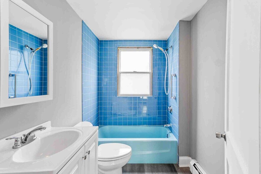 Building Photo - 100 Weetamoe St