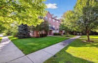 Building Photo - 22089 Parkview Dr