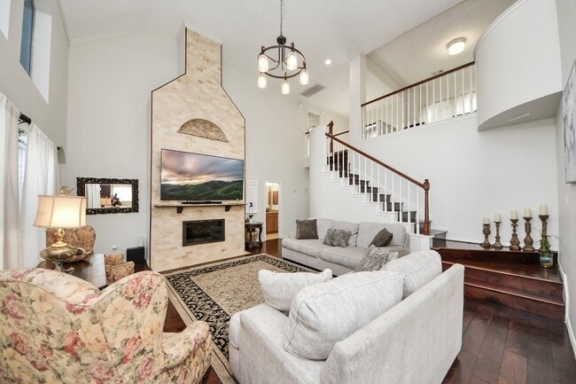 Building Photo - 922 Bayhill Dr