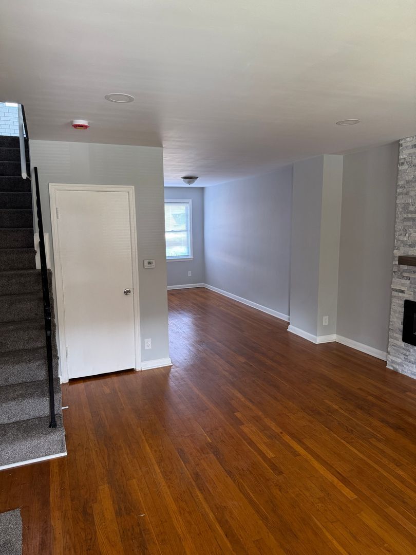 Building Photo - 2231 Graythorn Rd