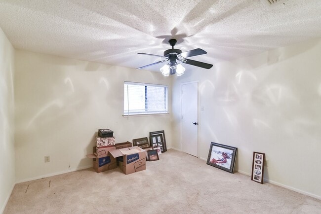 Building Photo - Luxury Living on Lake Arlington