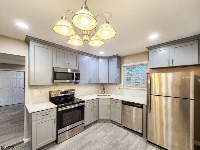 Building Photo - 3C John Adams Ct