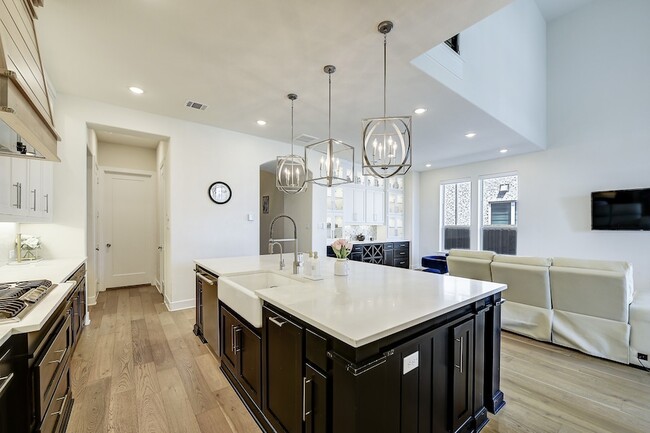 Building Photo - 2361 Glen Heather Ln