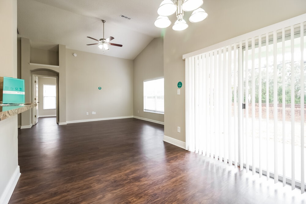 Building Photo - 948 Delfino Pl