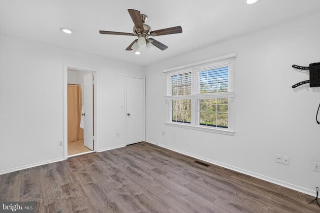 Building Photo - 9594 Inverary Ct