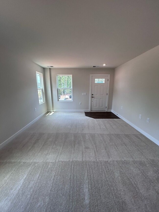 Building Photo - Austin Woods New Townhouse, North Chesterf...