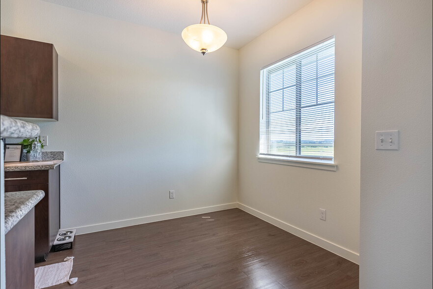 Building Photo - Riverplace Apartment Homes