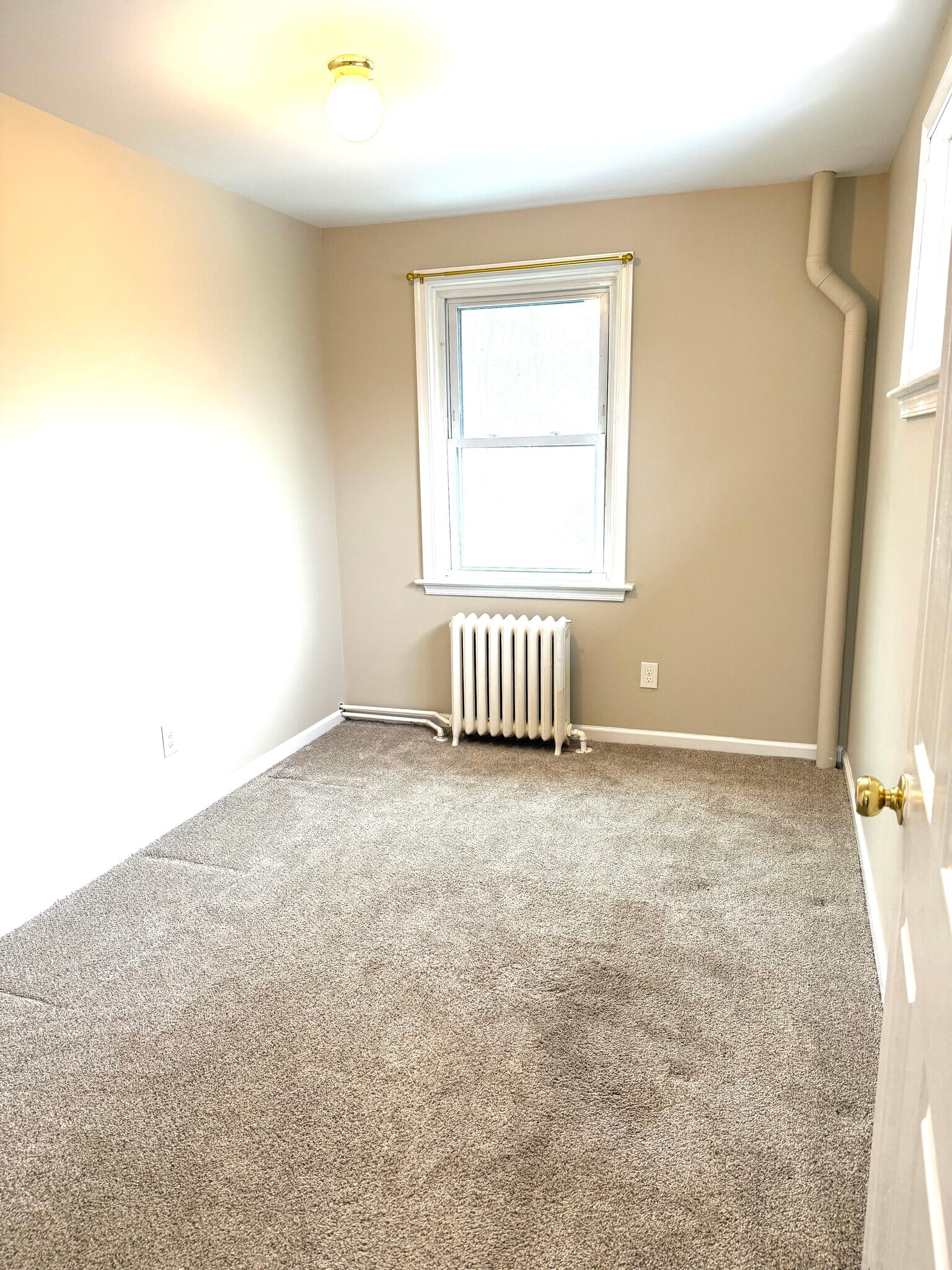 Building Photo - 206 N Bethlehem Pike