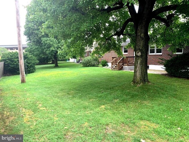 Building Photo - 1519 Cherry Ln