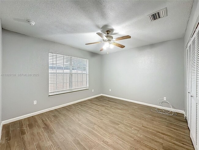 Building Photo - 530 NE 34th St