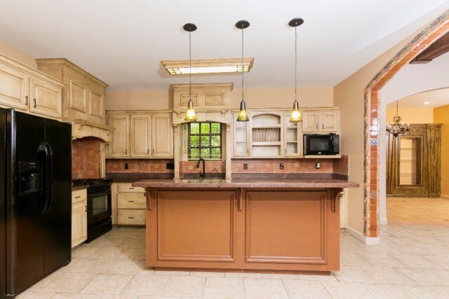 Building Photo - 4Bed/3.5Bath WITH A POOL Now available in Mcallen TX