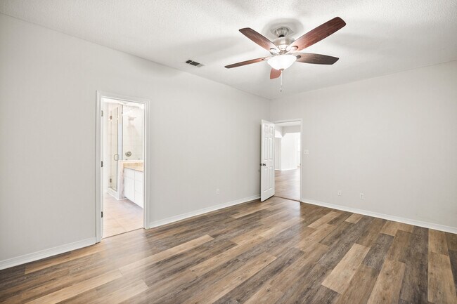 Building Photo - 1641 Parkside Cir