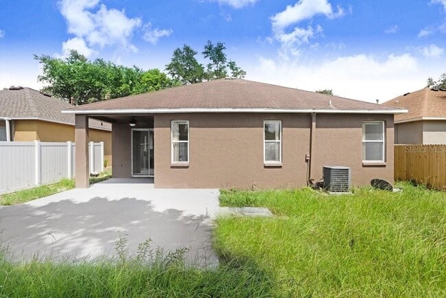 Building Photo - 930 Grand Canyon Dr