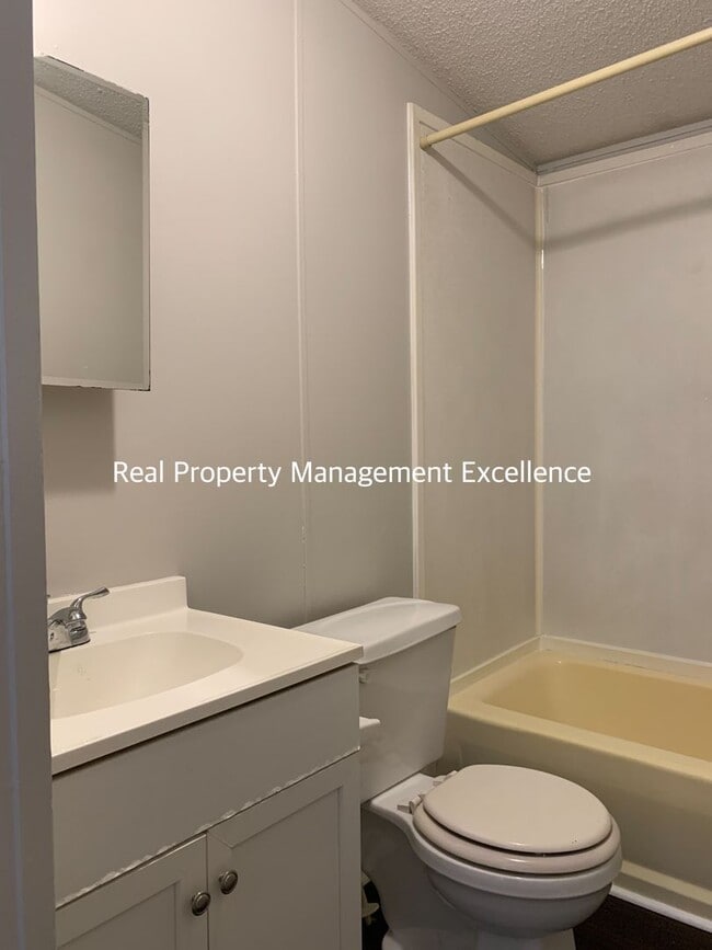 Building Photo - Quaint Renovated Home, Near Education Faci...