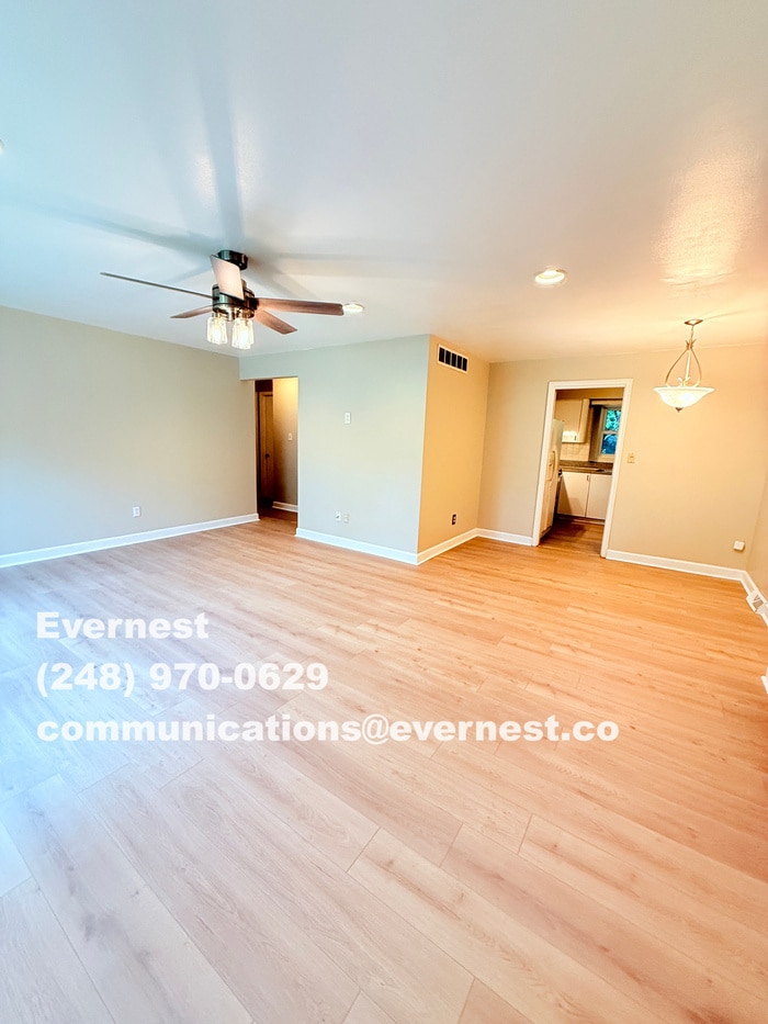 Building Photo - 17252 Sunnybrook Dr