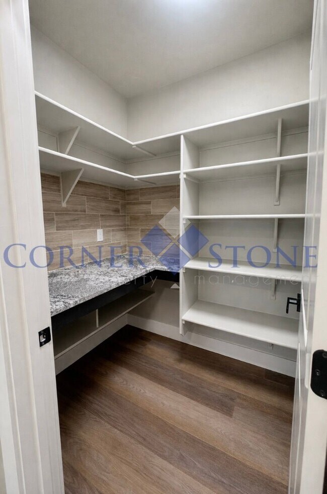 Building Photo - Brand New Duplex in Meridian!