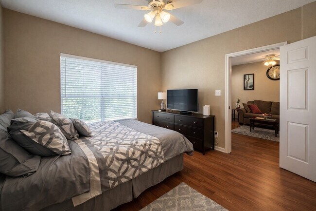 Building Photo - 1330 Old Spanish Trl