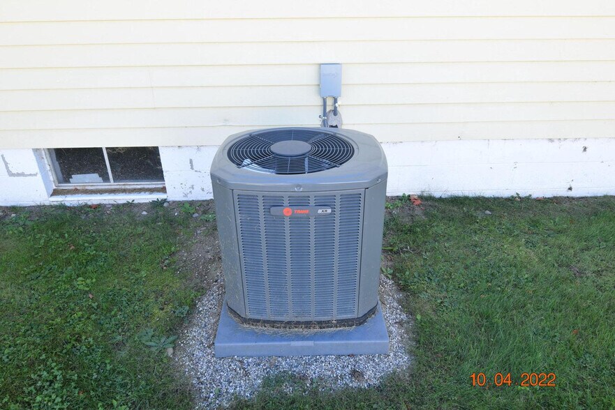 Building Photo - 408 Richard St