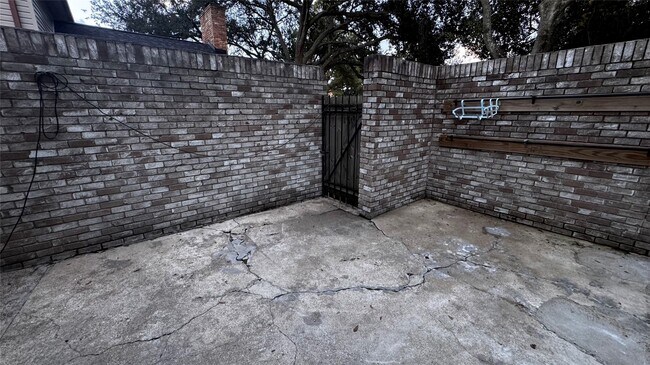 Building Photo - 21418 Park Mt Dr