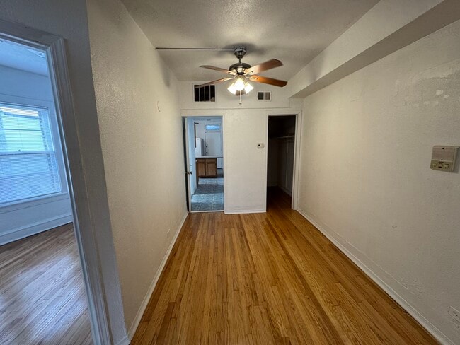 Building Photo - 5438 W Potomac Ave
