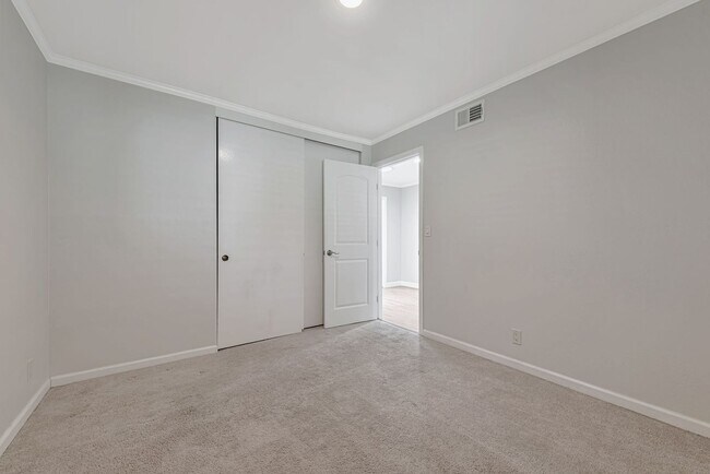 Building Photo - Remodeled 3-bedroom 2-bathroom Evergreen Home