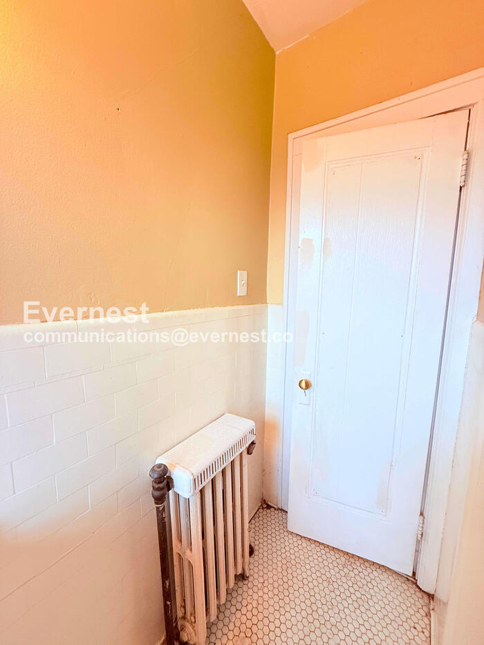 Building Photo - 4203 Cortland St