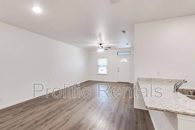 Building Photo - 3505 Abraham Dr