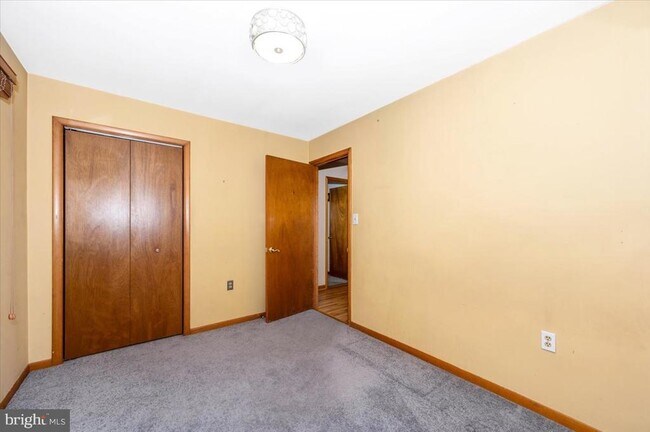 Building Photo - 11584 Liberty Oak Dr