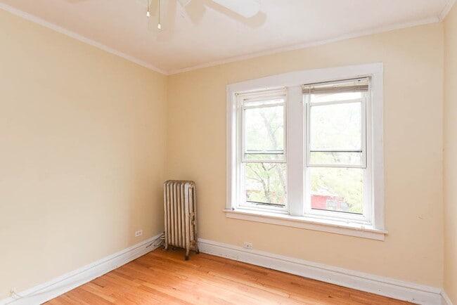 Building Photo - 3902 W Argyle St