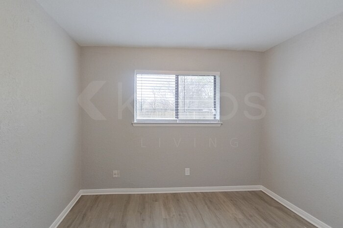 Building Photo - 1510 Clearbrook St