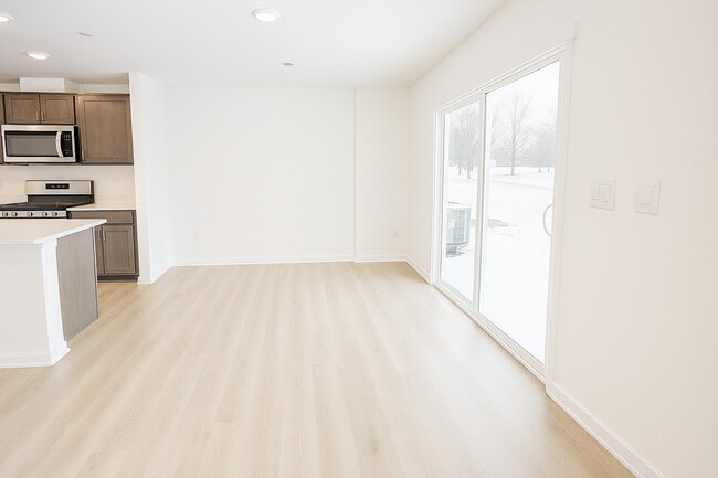 Building Photo - 3527 Richardson Cir