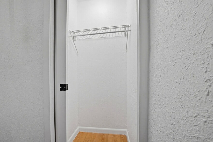 Building Photo - 1226 Easter Ave