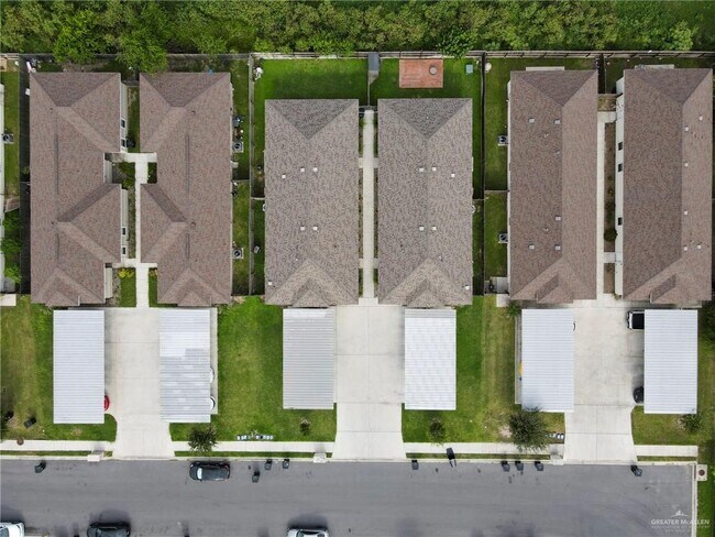 Building Photo - 2011 Taft St
