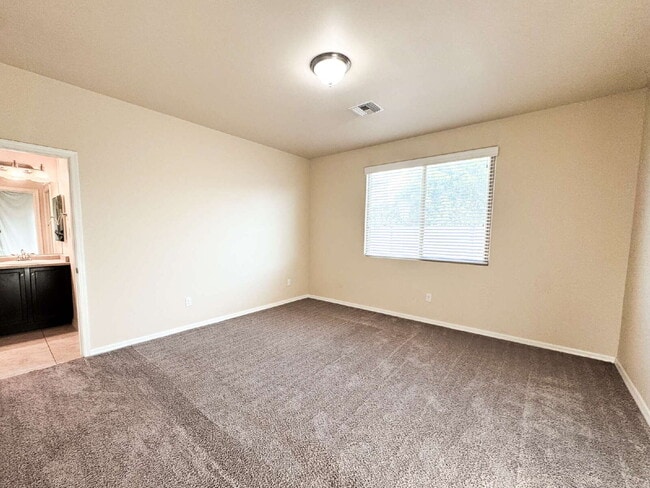 Building Photo - Araby Crossing – 3 Bedroom, 2 Bathroom Sol...