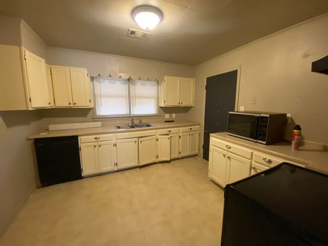 Building Photo - 3bed/2bath ALL ELECTRIC Home!