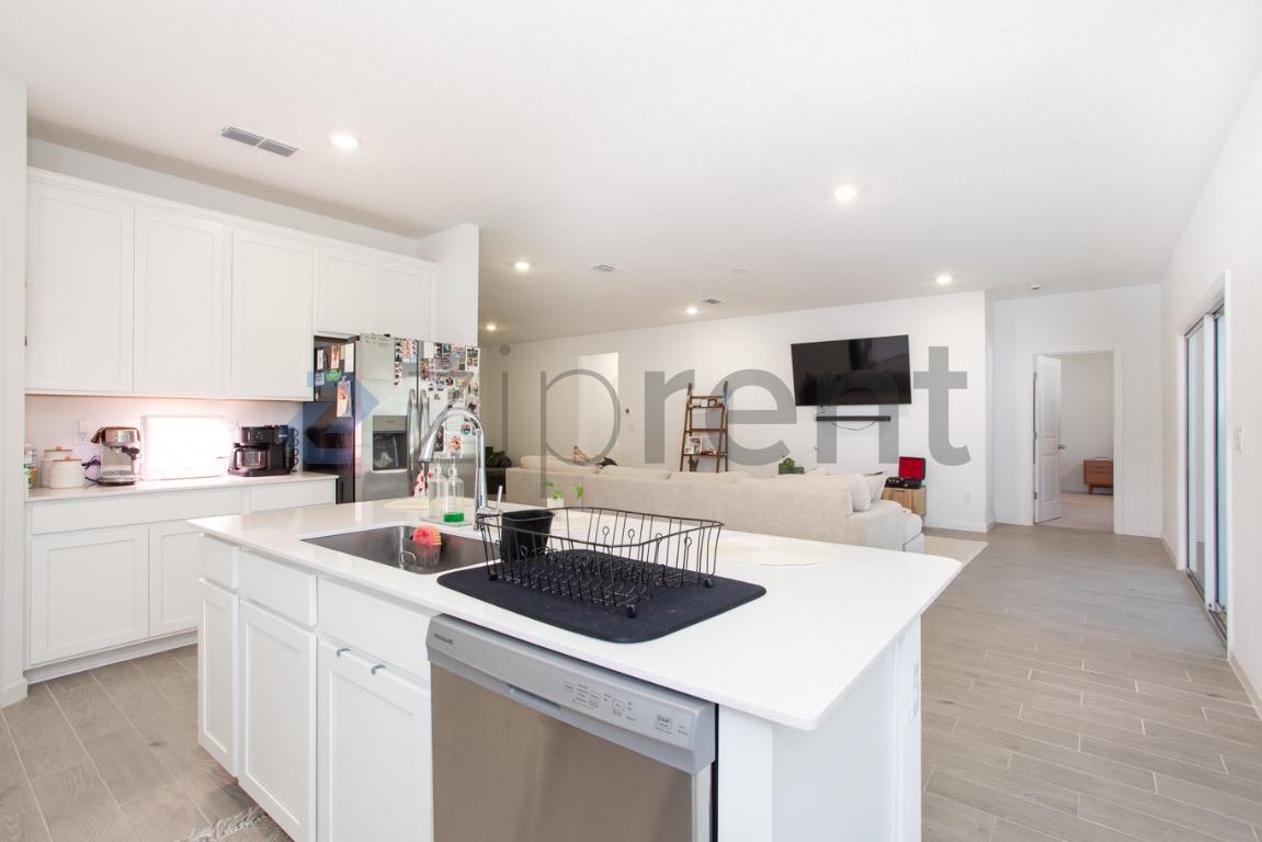 Building Photo - 1688 Lachlan Cir