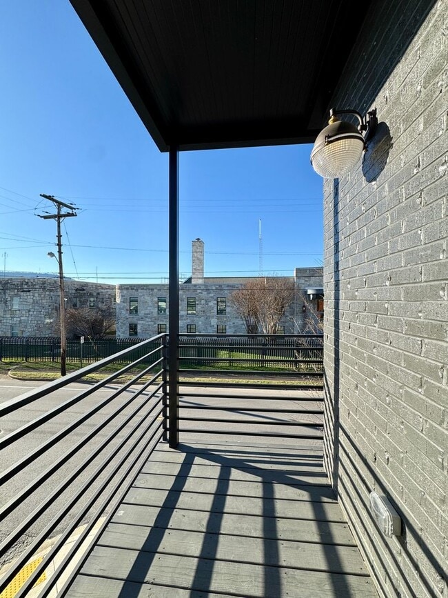 Building Photo - 1865 Zeta Way