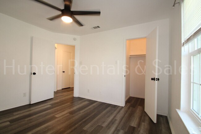 Building Photo - Charming 3-Bedroom Home Minutes from Fort ...