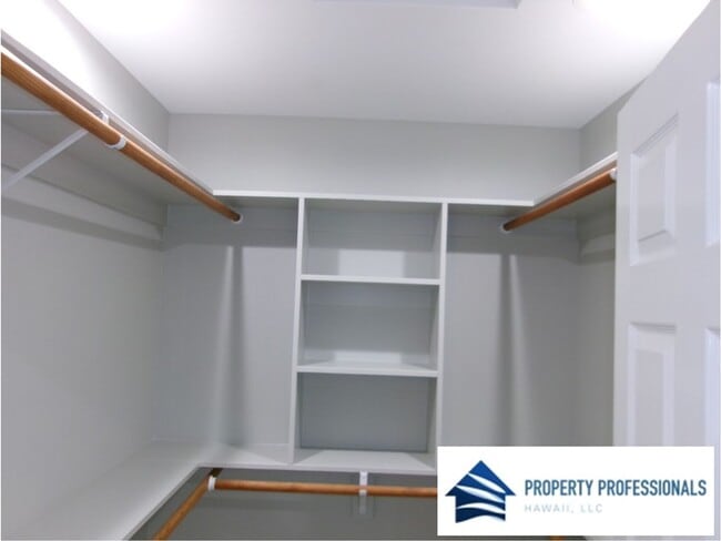 Building Photo - Brand New!