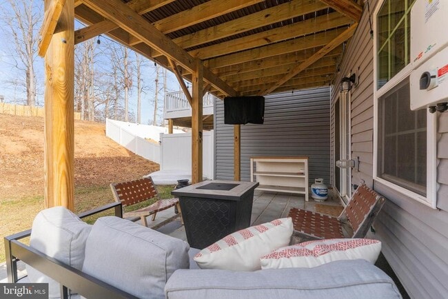 Building Photo - 36023 Coyote Trail