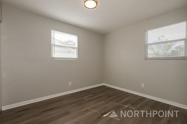 Building Photo - 7912 Allamanda Ave