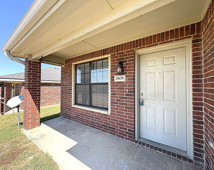 Building Photo - 2808 Ashley Dr