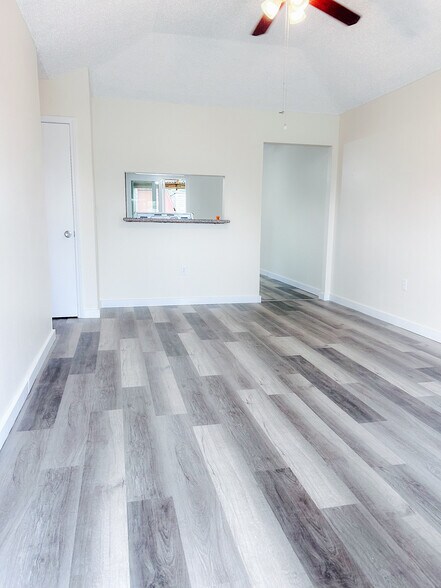 Building Photo - 2704 Sieglinde Ct